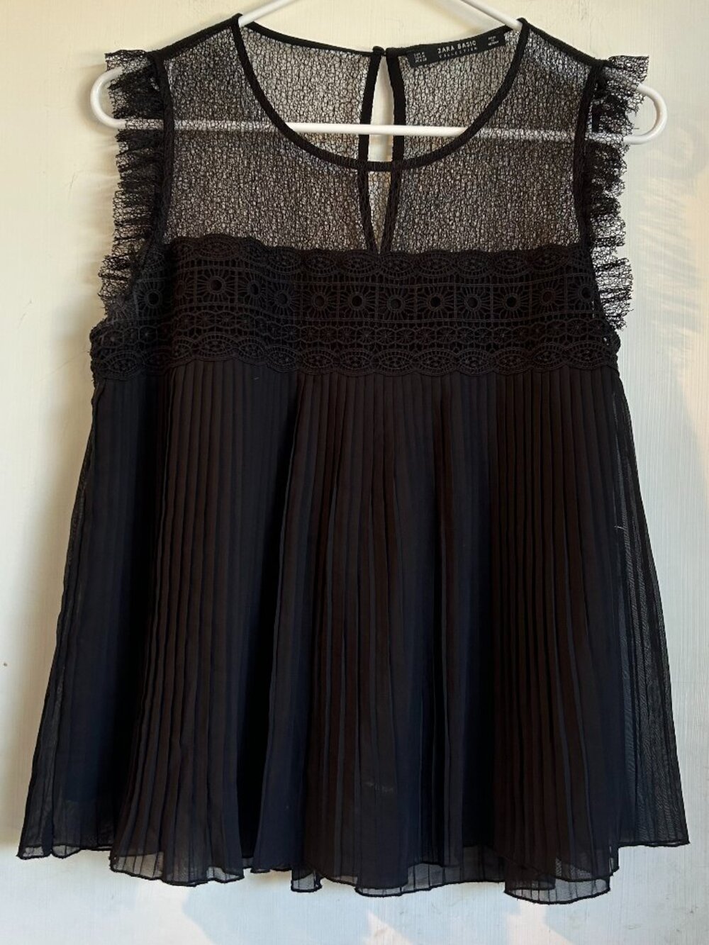Zara - Flowy Black Lace Mesh Sleeveless Top